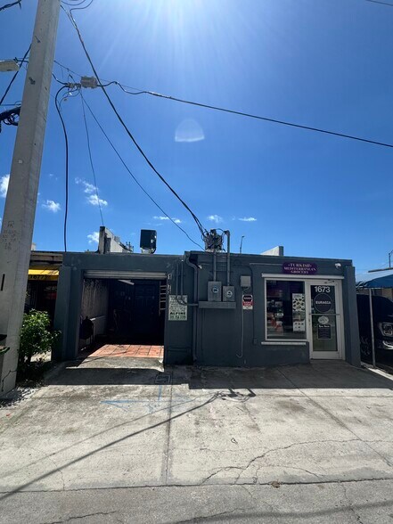 More Photos Of 1673-1675 NE 123rd St, North Miami Storefront For Lease