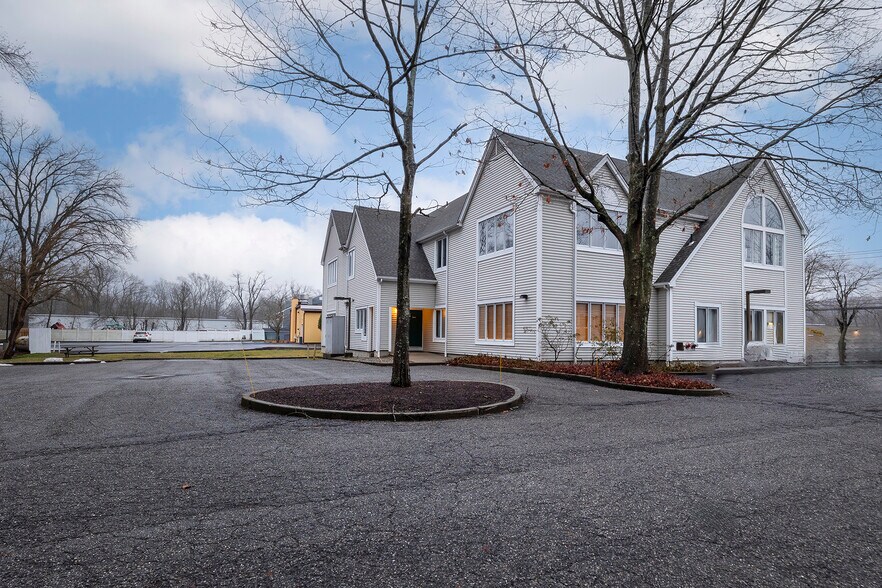 More Photos Of 898 Ethan Allen Hwy, Ridgefield Medical For Sale