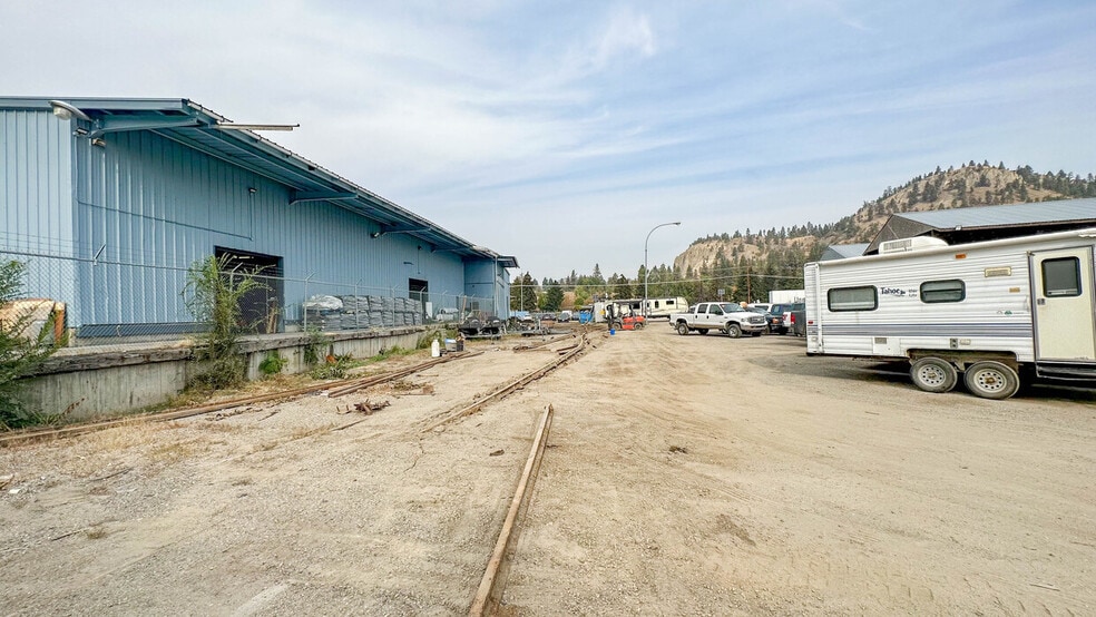 More Photos Of 1505 Hardy St, Kelowna Warehouse For Lease