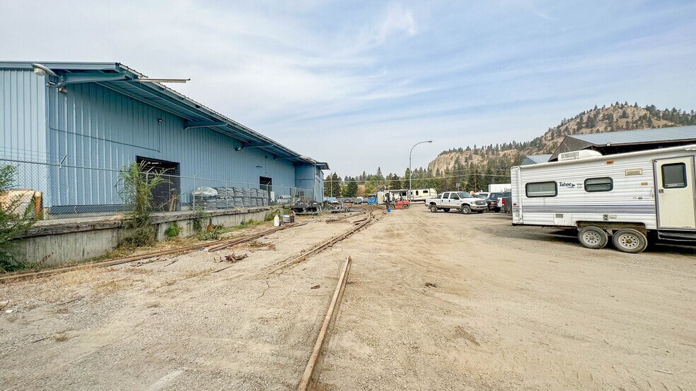More Photos Of 1505 Hardy St, Kelowna Warehouse For Sale