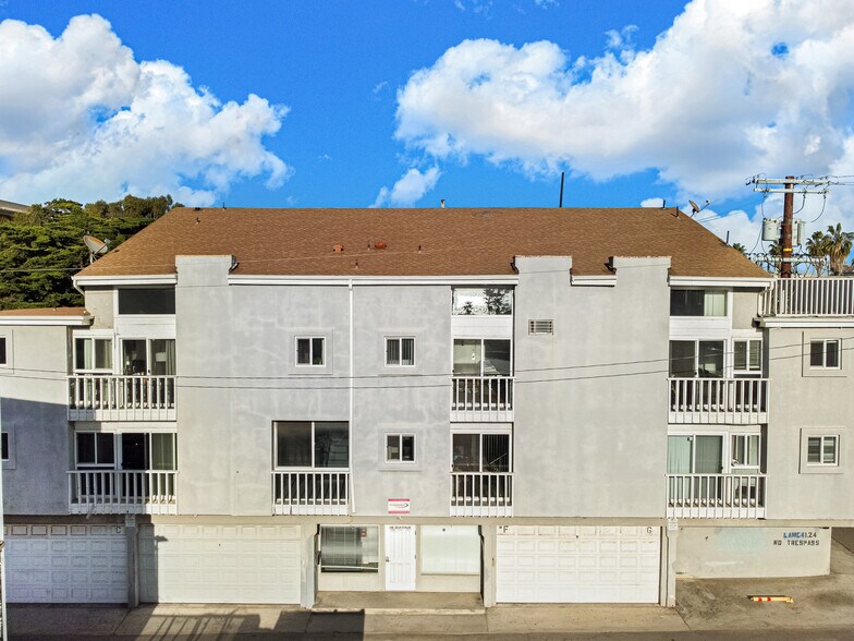 More Photos Of 14 Ozone Ave, Venice Apartments For Sale