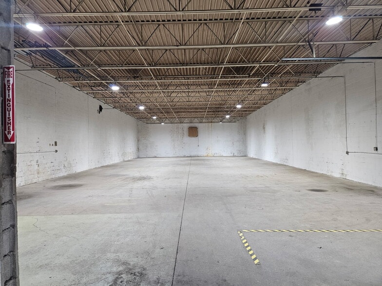 More Photos Of 1230 S Expressway Dr, Toledo Manufacturing For Sale