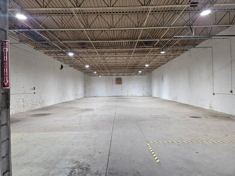 More Photos Of 1230 S Expressway Dr, Toledo Manufacturing For Lease