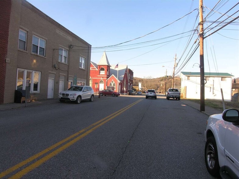 More Photos Of 1033 Smith St, Milton Apartments For Lease