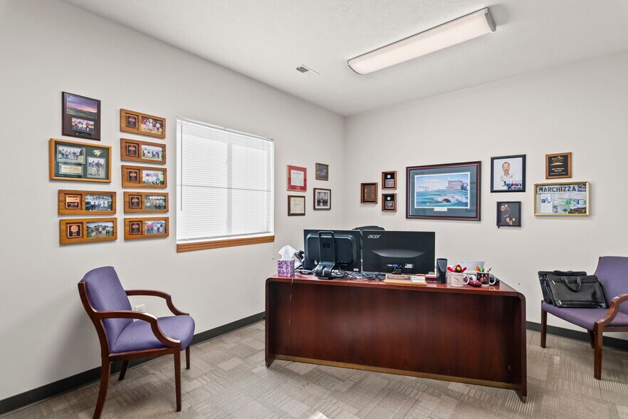 More Photos Of 3901 Pintail Dr, Springfield Office For Sale