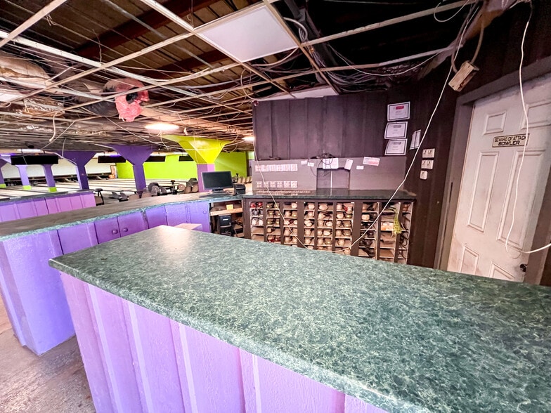 More Photos Of 3920 W Wall St, Midland Bowling Alley For Sale