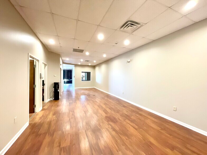 More Photos Of 12926 Highway 92, Woodstock Storefront For Lease