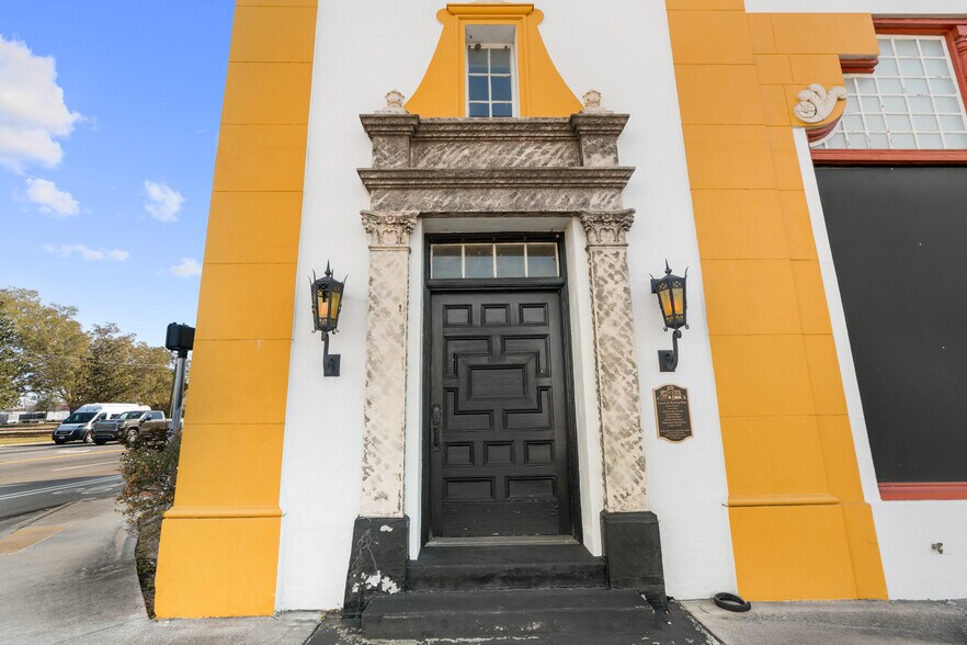 More Photos Of 939 N Magnolia Ave, Ocala Freestanding For Sale