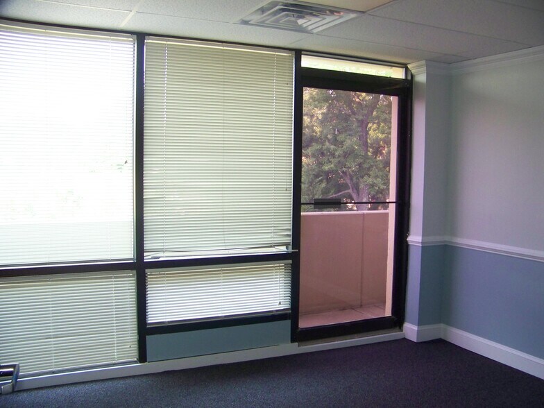 More Photos Of 301 Maple Ave W, Vienna Medical For Sale