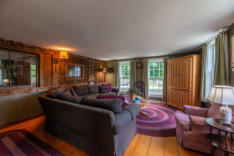 More Photos Of 132 Landgrove Rd, Landgrove Hotel For Sale