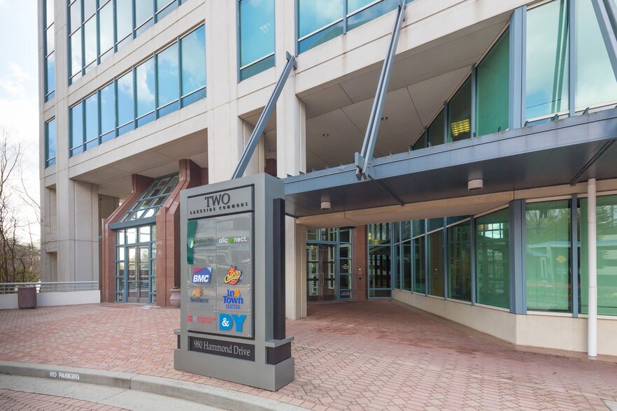More Photos Of 990 Hammond Dr NE, Atlanta Unknown For Lease