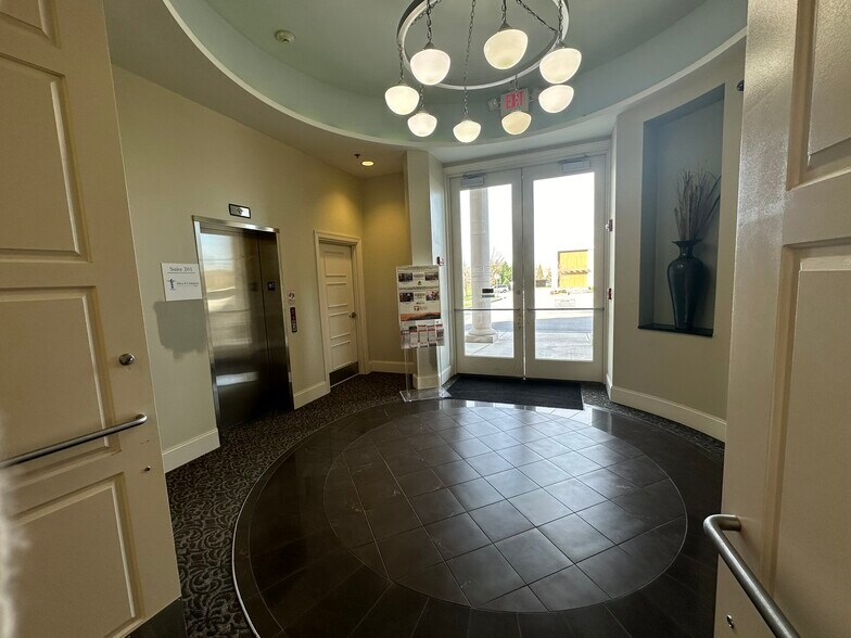 More Photos Of 11470 Parkside Dr, Knoxville Office For Lease