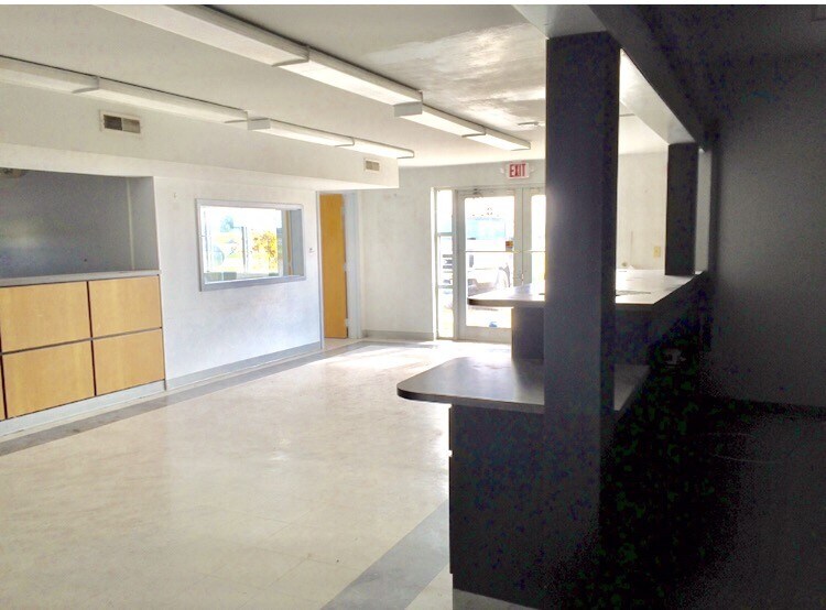 More Photos Of 1116 W County Road 450 N, Brazil Truck Terminal For Lease