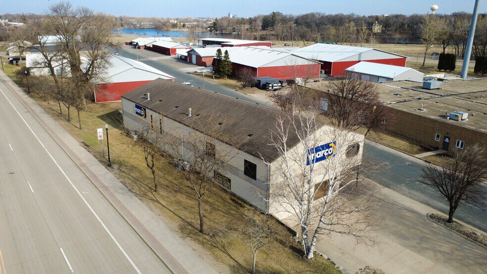 More Photos Of 555 3rd Ave NW, Hutchinson Office For Sale