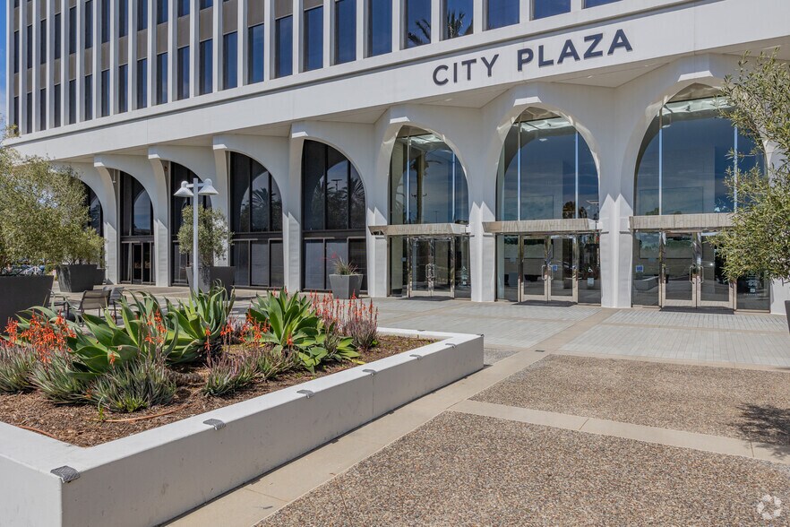More Photos Of 1 City Blvd W, Orange Office For Lease