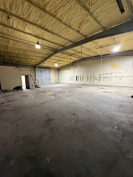 More Photos Of 3906 Waldo St, Houston Warehouse For Lease