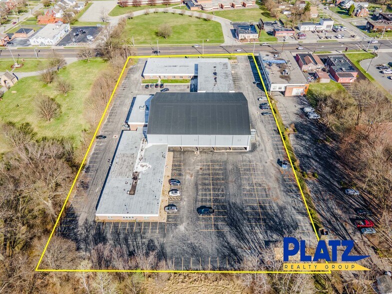 More Photos Of 5500 Market St, Youngstown Office For Sale