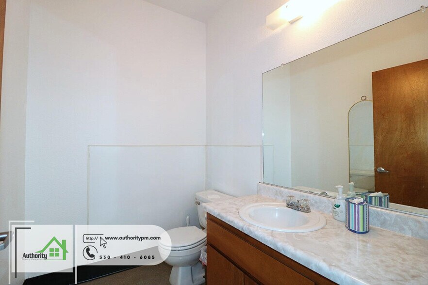 More Photos Of 1849 Keystone Ct, Redding Specialty For Lease