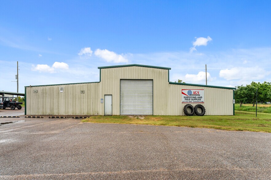More Photos Of 23111 FM 1462 Rd, Damon Land For Sale