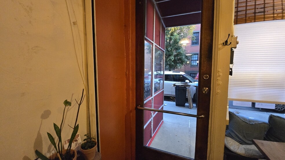 More Photos Of 323 W 11th St, New York Apartments For Lease