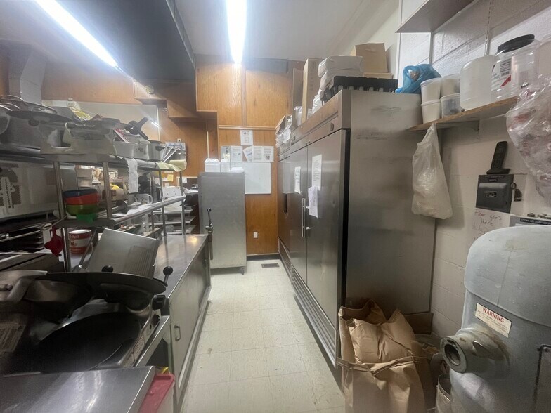 More Photos Of 114 E Lincoln Ave, Mc Donald Storefront For Lease