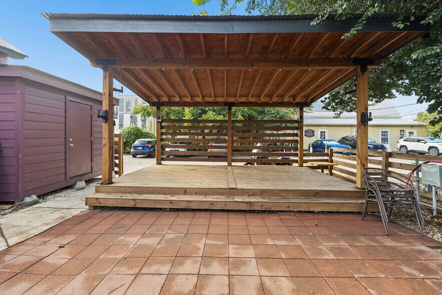 More Photos Of 217 W Hopkins St, San Marcos Restaurant For Sale