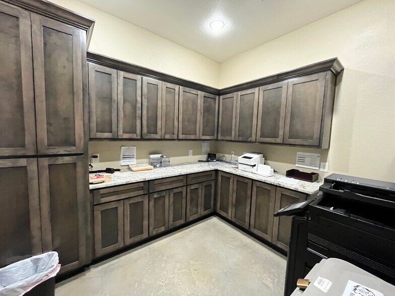 More Photos Of 4313 N County Rd W, Odessa Office For Sale