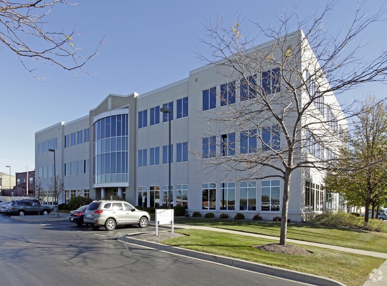 More Photos Of 600 52nd St, Kenosha Office For Lease
