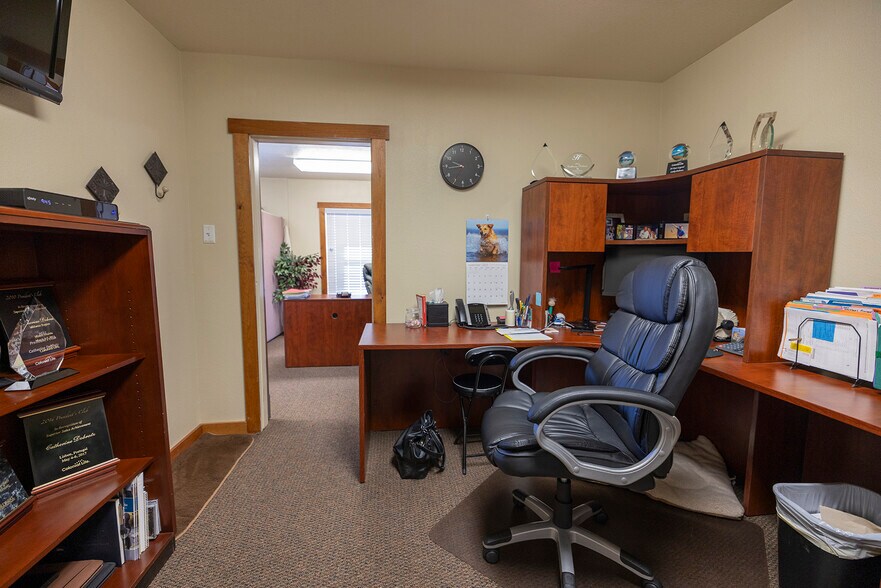 More Photos Of 509 S 4th Ave, Brighton Office For Sale