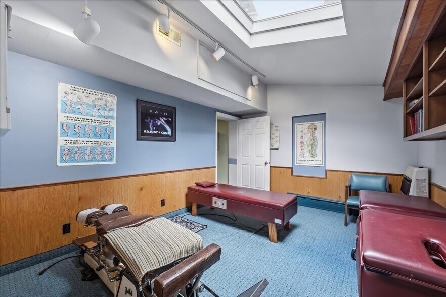 More Photos Of 402 W Moorestown Rd, Nazareth Medical For Sale