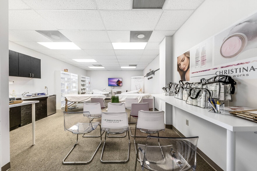 More Photos Of 4101 Ravenswood Rd, Dania Beach Unknown For Lease