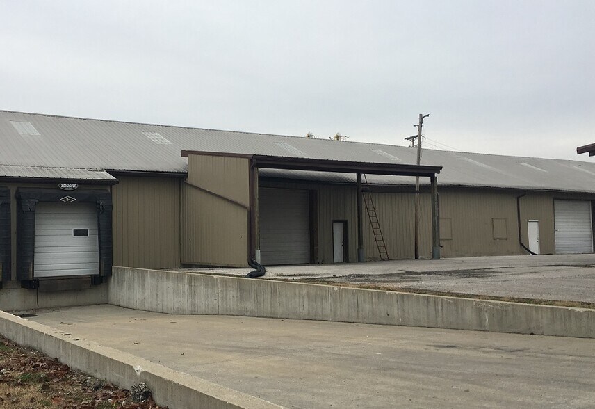 Primary Photo Of 539 Champion Rd, Jeffersonville Warehouse For Lease