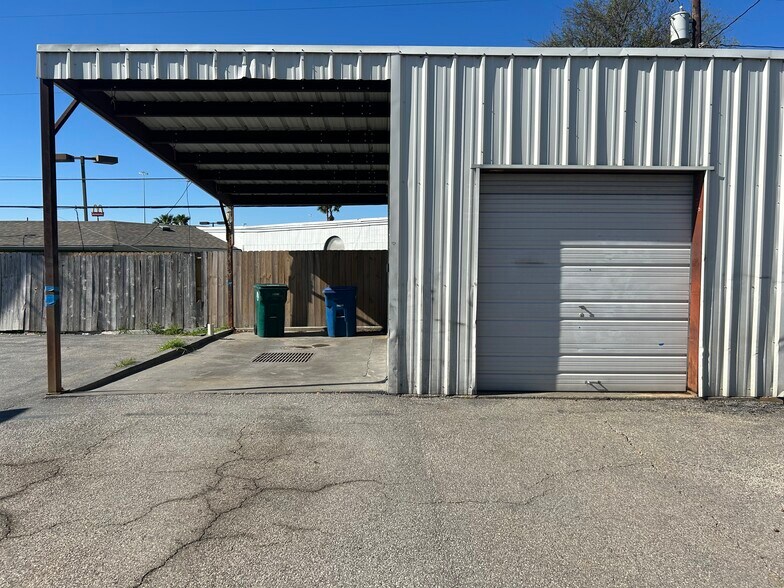 More Photos Of 3420 S Padre Island Dr, Corpus Christi Auto Dealership For Lease