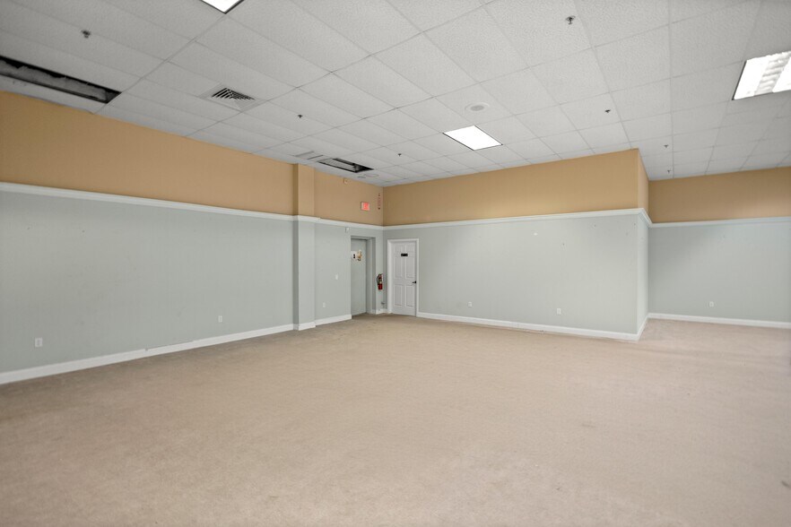 More Photos Of 1211 SW 17th St, Ocala Freestanding For Lease