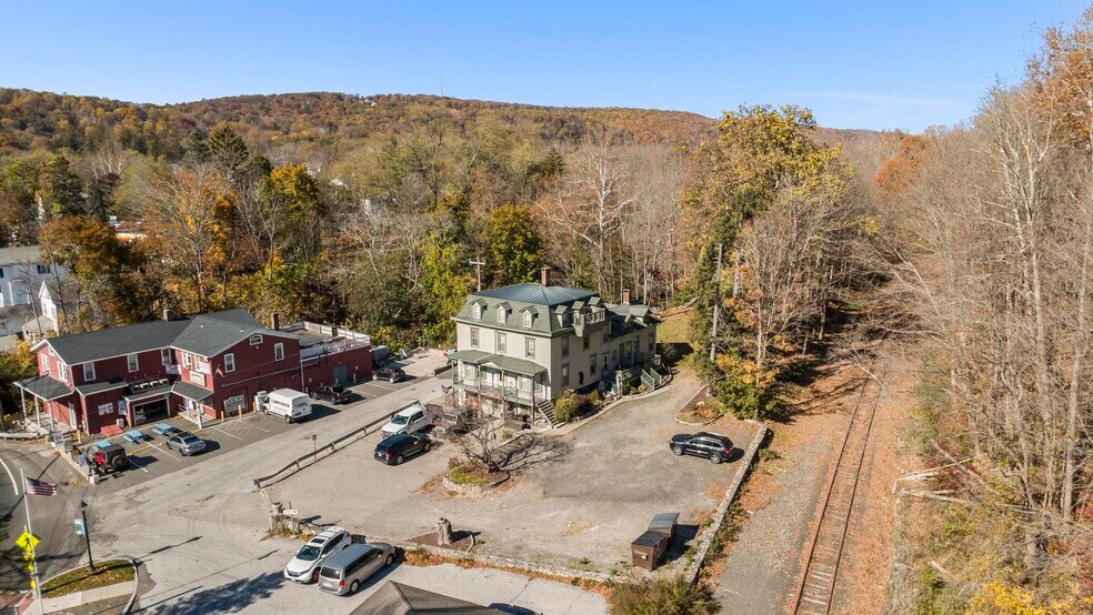 More Photos Of One Tuck's Rd, Brookfield Multifamily For Sale