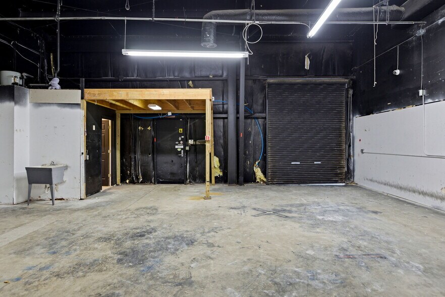 More Photos Of 136 Beach City Rd, Hilton Head Flex For Lease