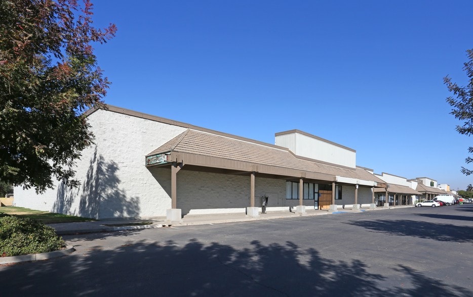 Primary Photo Of 1702-1780 Robertson Blvd, Chowchilla Unknown For Lease