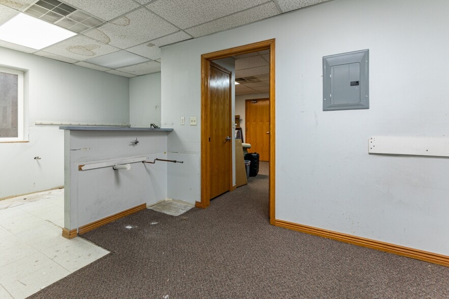 More Photos Of 9853 S 700 E, Sandy Office For Lease