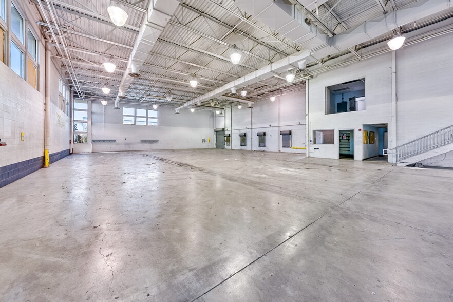 More Photos Of 33 N Fir St, Medford Industrial For Sale