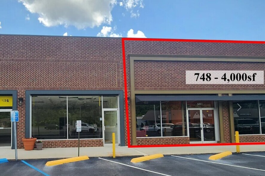 More Photos Of 770 Shades Mountain Plz, Hoover General Retail For Sale