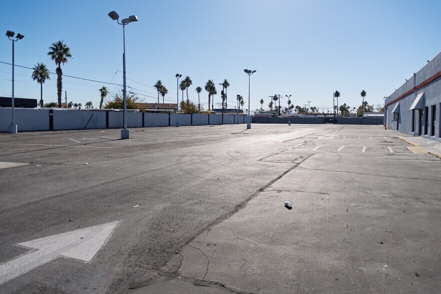 More Photos Of 3105 E Sahara Ave, Las Vegas Auto Repair For Lease