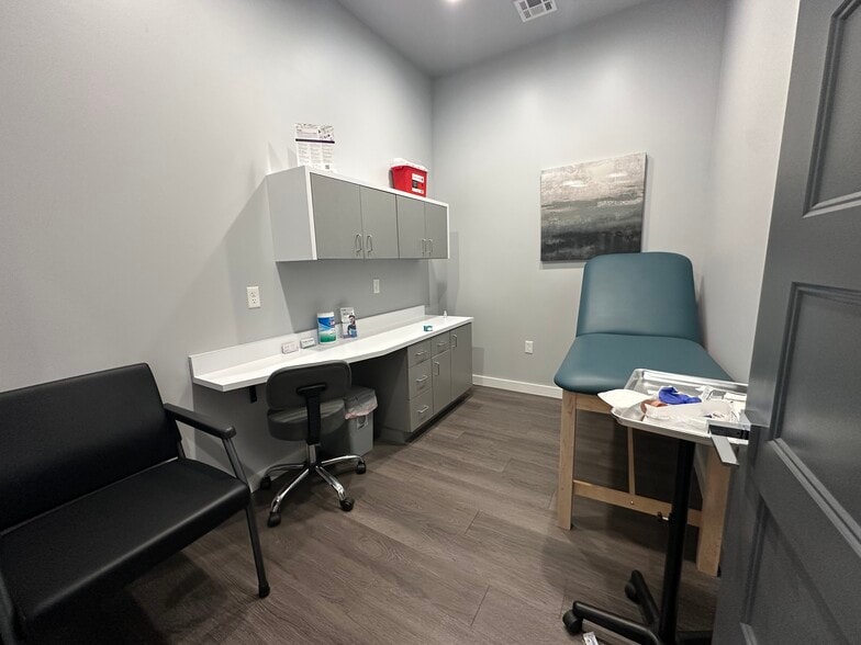 More Photos Of 1140 NW 192nd St, Edmond Office For Lease