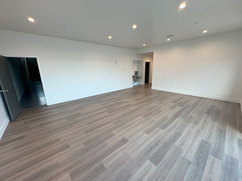 More Photos Of 687 N 2000 W, Springville Warehouse For Lease