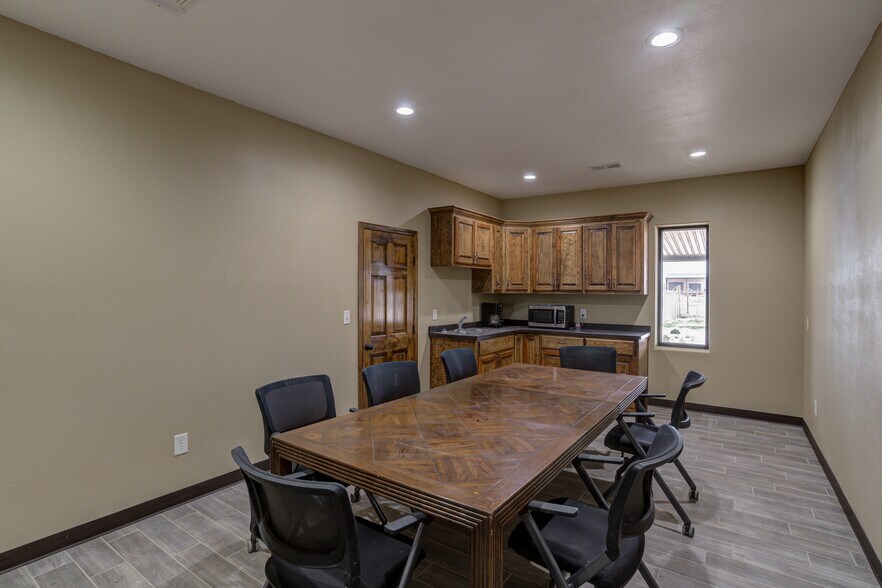More Photos Of 716 U.S. 385 S hwy, Seminole Industrial For Sale