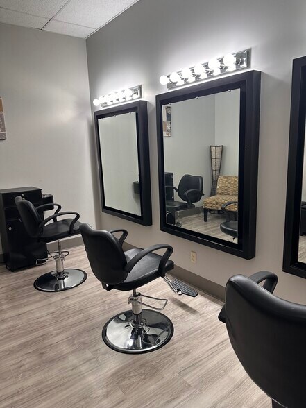 More Photos Of 2255 Center St, Chattanooga Storefront Retail Office For Lease