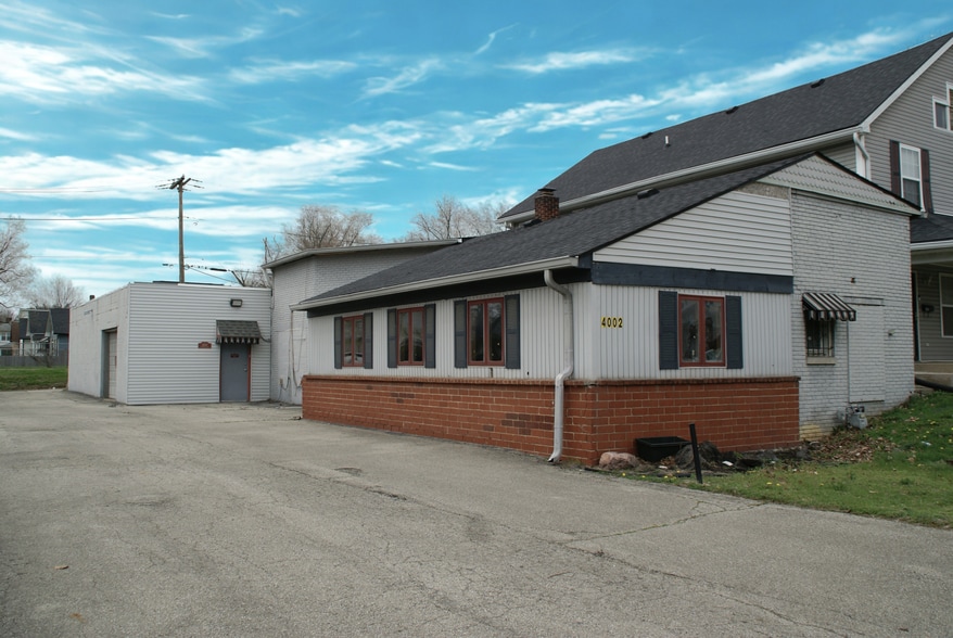 Primary Photo Of 4002 Cornelius Ave, Indianapolis Flex For Sale