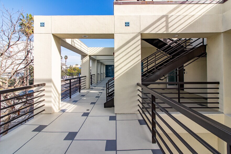 More Photos Of 1901 Main St, Santa Monica Office For Sale