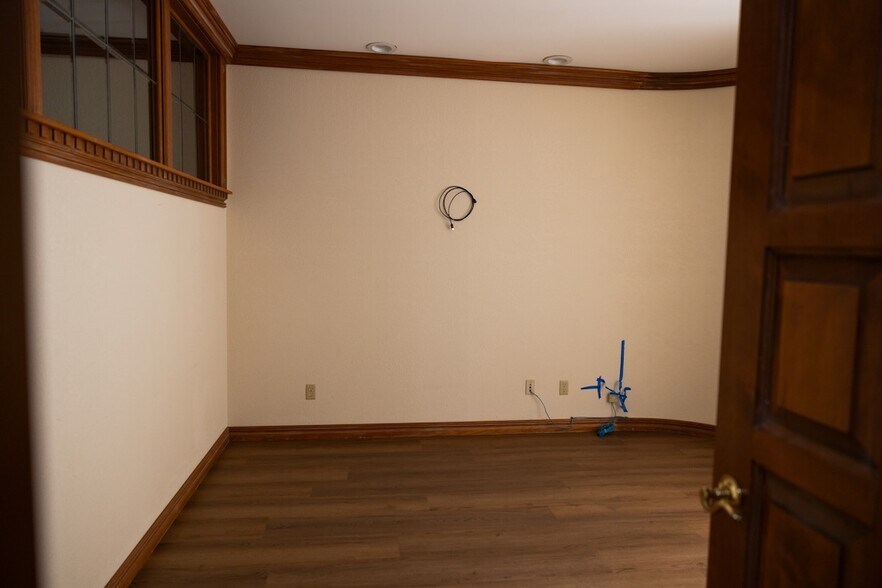 More Photos Of 10225 W Thunderbird Blvd, Sun City Medical For Sale