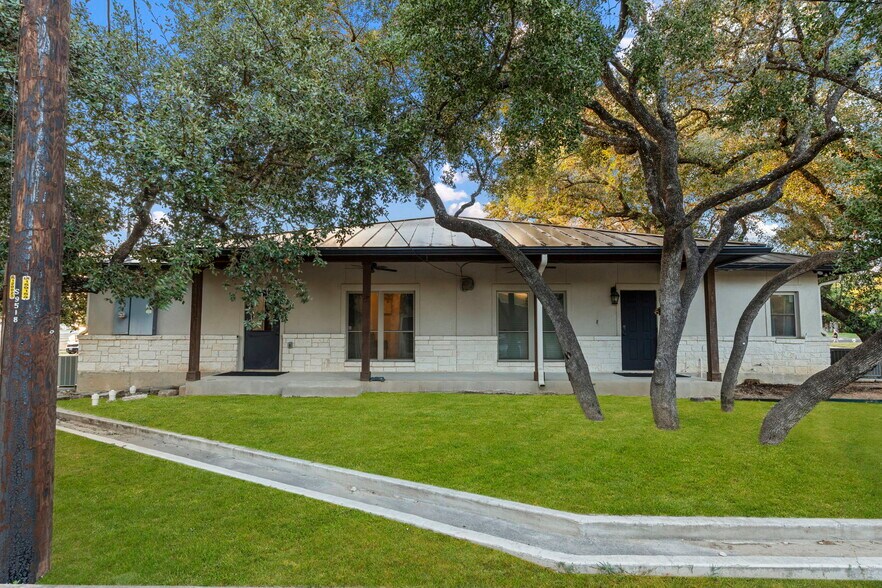 More Photos Of 9518 Tioga Dr, San Antonio Office For Sale