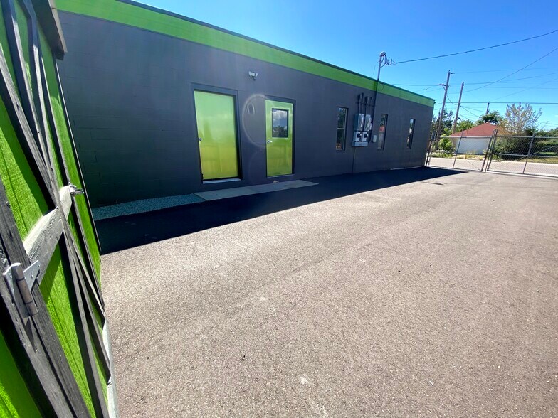 More Photos Of 3803 Niagara St, Denver Freestanding For Lease